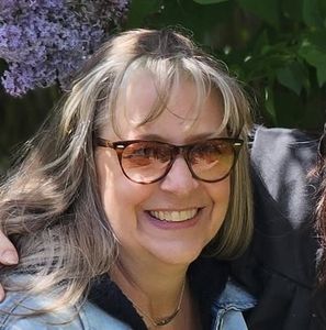 Meet your Posher, Lori